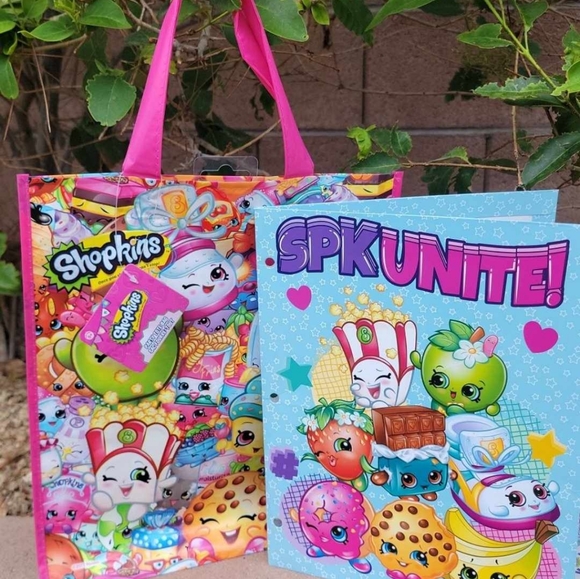 SHOPKINS LIPPY LIPS COSTUME AND SHOPKINS BUNDLE - Picture 15 of 16